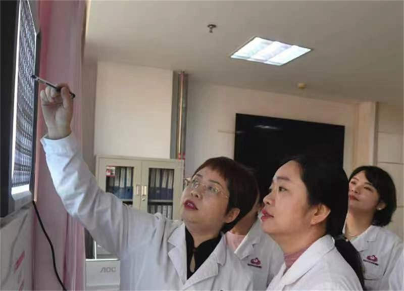 河南洛阳:幼童不慎异物入体  妇幼专家巧手排除